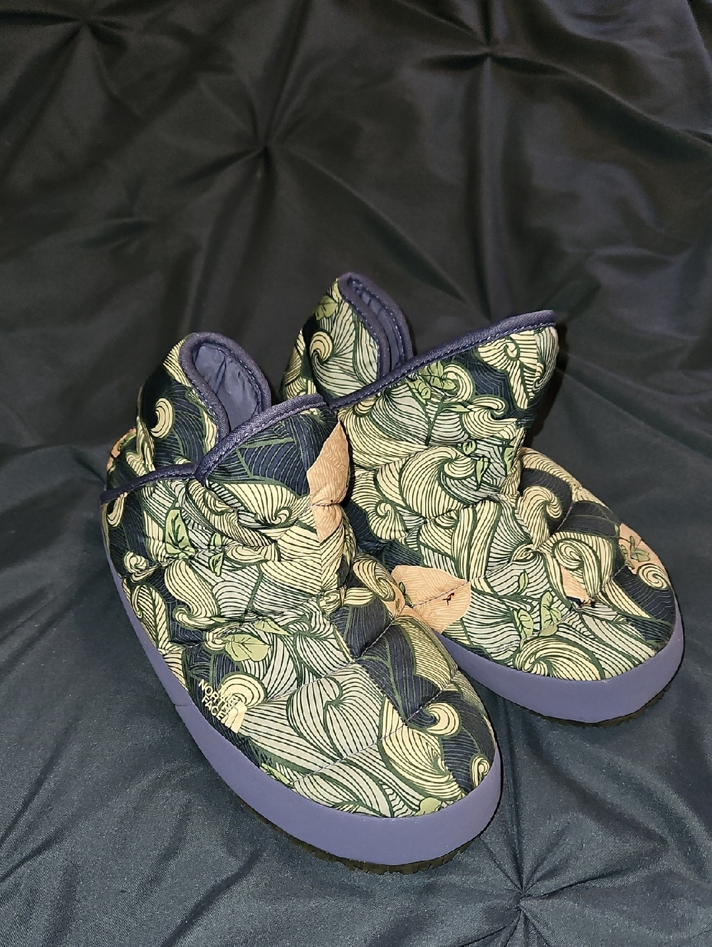 The North Face Kids Purple Trim Green Botanical Bootie Slippers